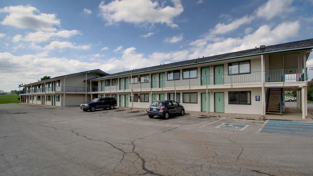 Motel 6 Des Moines South - Airport Экстерьер фото